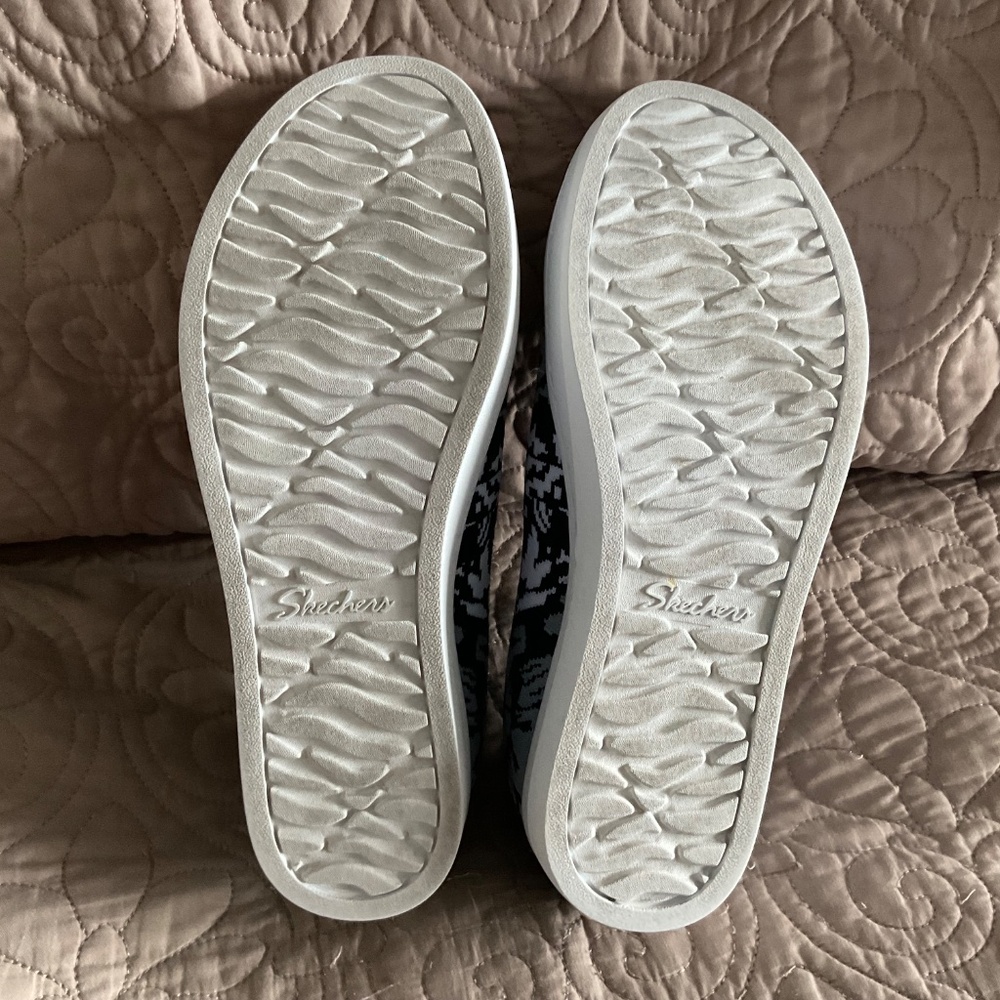 Skechers Air-Cooled Arch Fit 158273 Slip On Shoes Womens Size 7.5M - Picture 5 of 5
